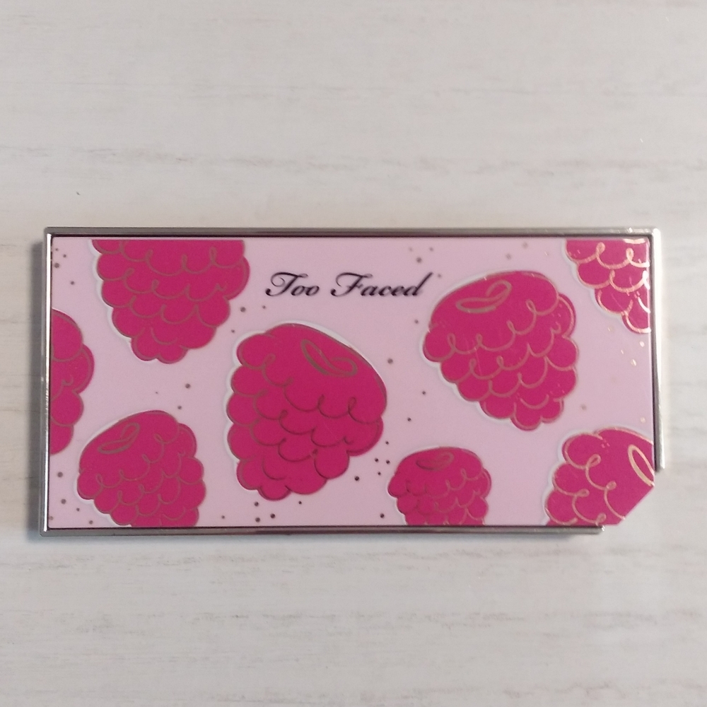 Too faced razzle dazzle berry